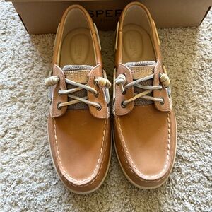 Sperry Women’s Tan Leather Boat Shoes